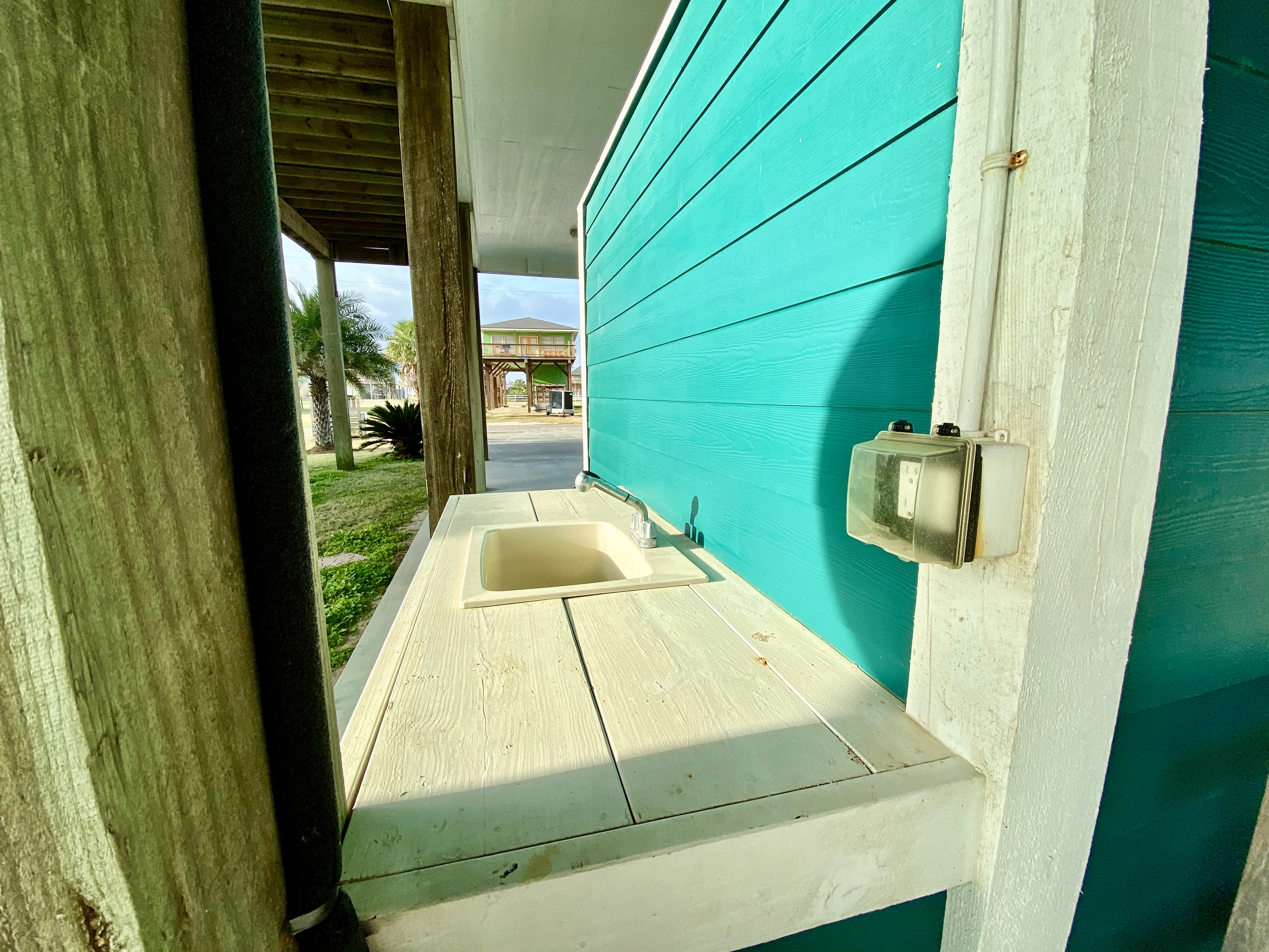 Big C Beach Retreat Vacation Rental in Crystal Beach,TX Cobb Real