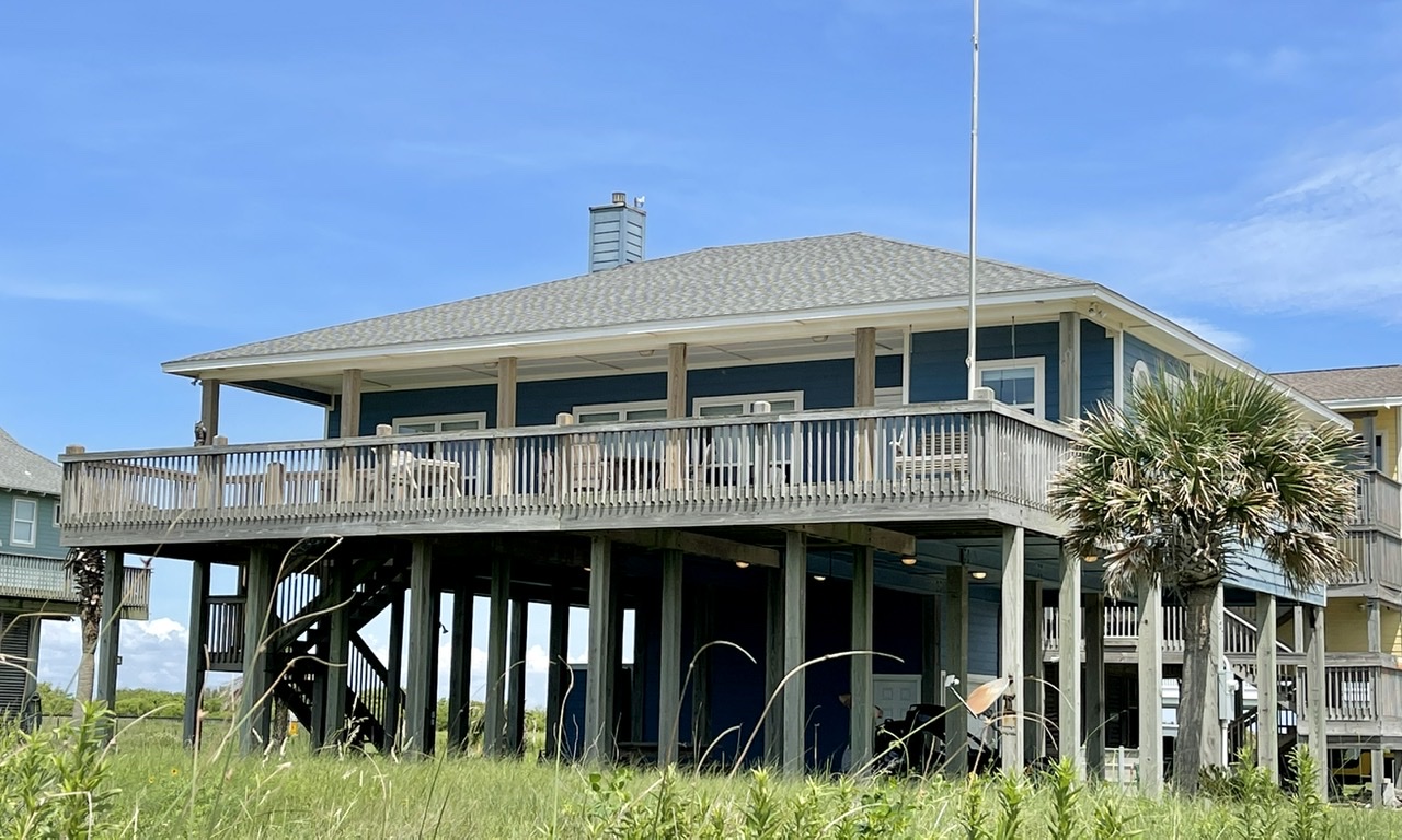Beachy Beach Vacation Rental in Crystal Beach,TX Cobb Real Estate