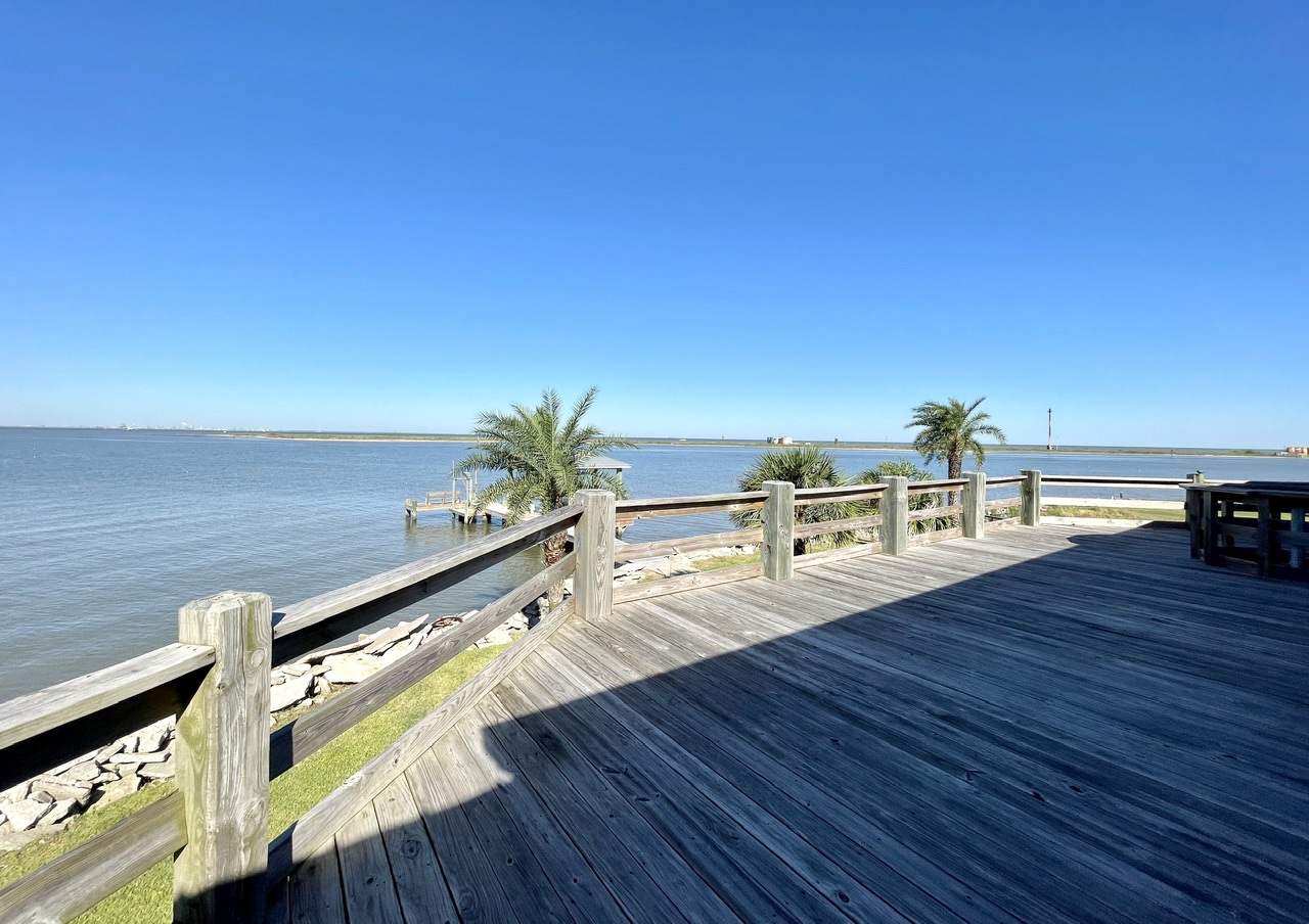 Beach House on the Bay Vacation Rental in Port Bolivar,TX Cobb Real