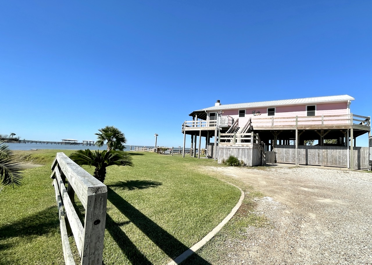 Beach House on the Bay Vacation Rental in Port Bolivar,TX Cobb Real