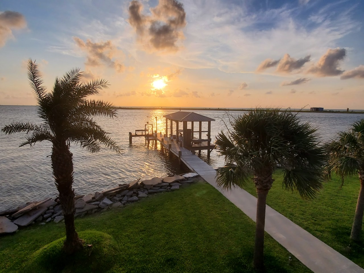 Beach House on the Bay Vacation Rental in Port Bolivar,TX Cobb Real