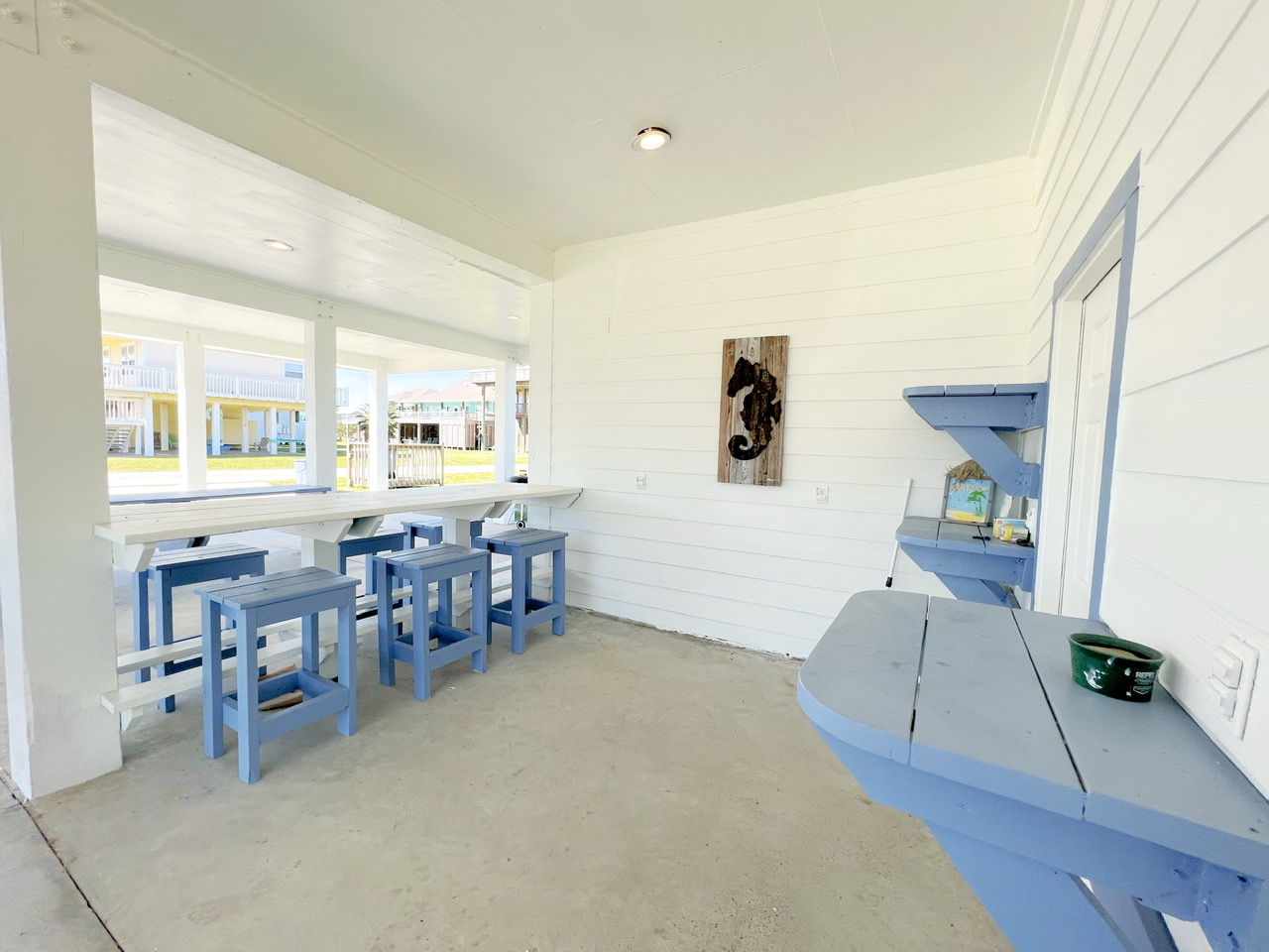 Beach'N Inn Vacation Rental in Crystal Beach,TX Cobb Real Estate