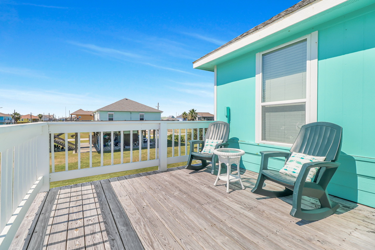 Sunrise Paradise Vacation Rental in Crystal Beach,TX Cobb Real Estate