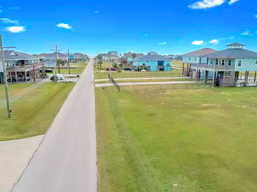 The Beach House Vacation Rental in Crystal Beach,TX Cobb Real Estate
