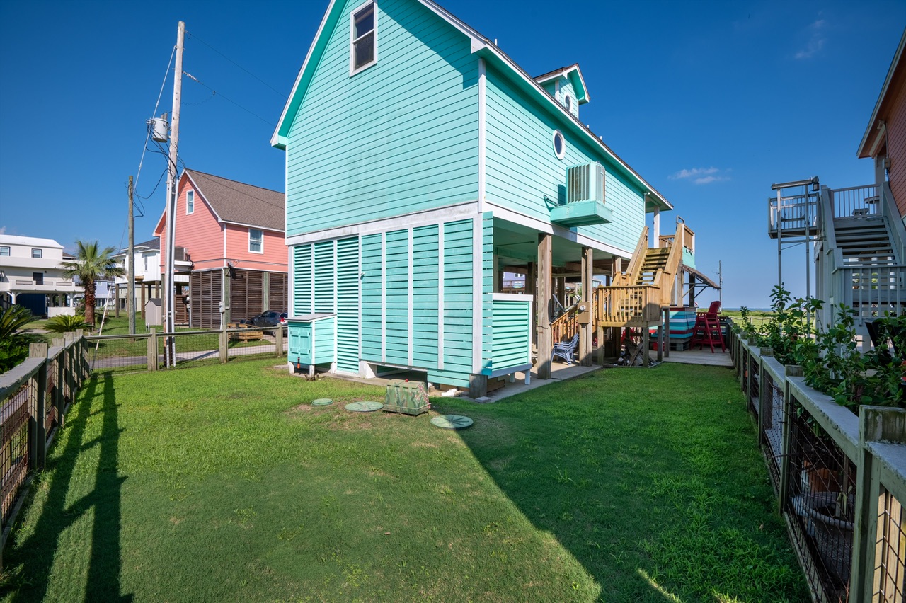 The Lazy Lobster Vacation Rental in Crystal Beach,TX Cobb Real Estate