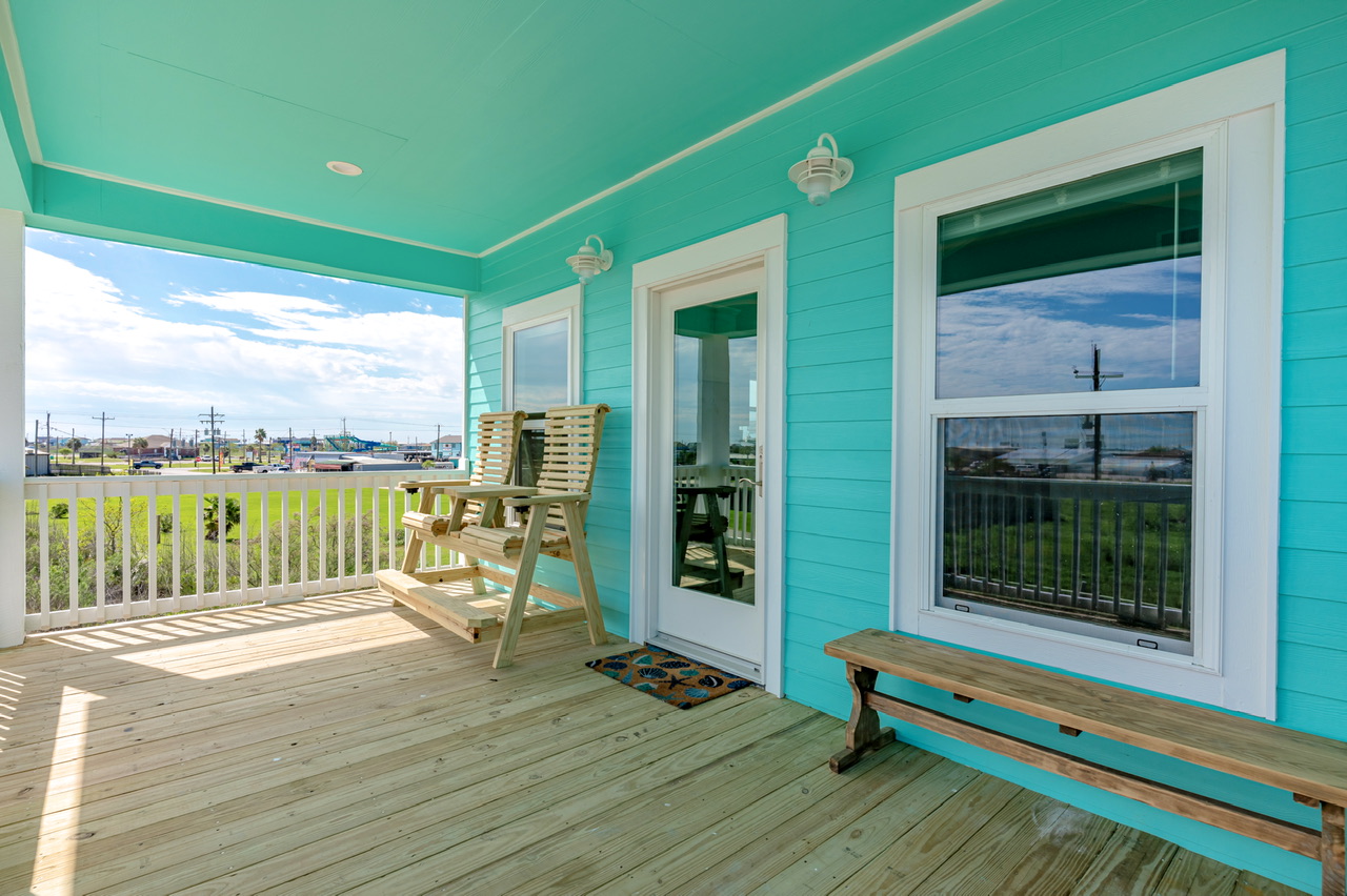 Sea Glass Cottage Vacation Rental in Crystal Beach,TX Cobb Real Estate