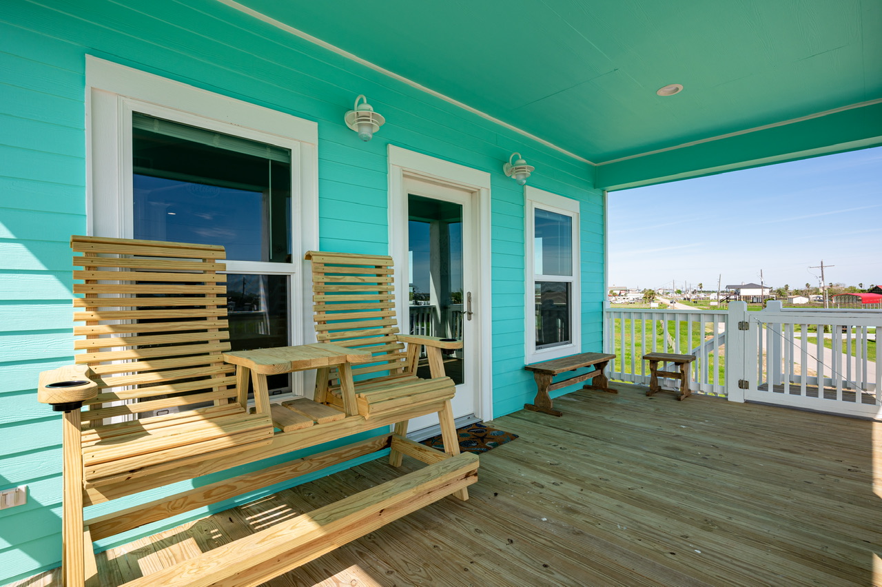 Sea Glass Cottage Vacation Rental in Crystal Beach,TX Cobb Real Estate