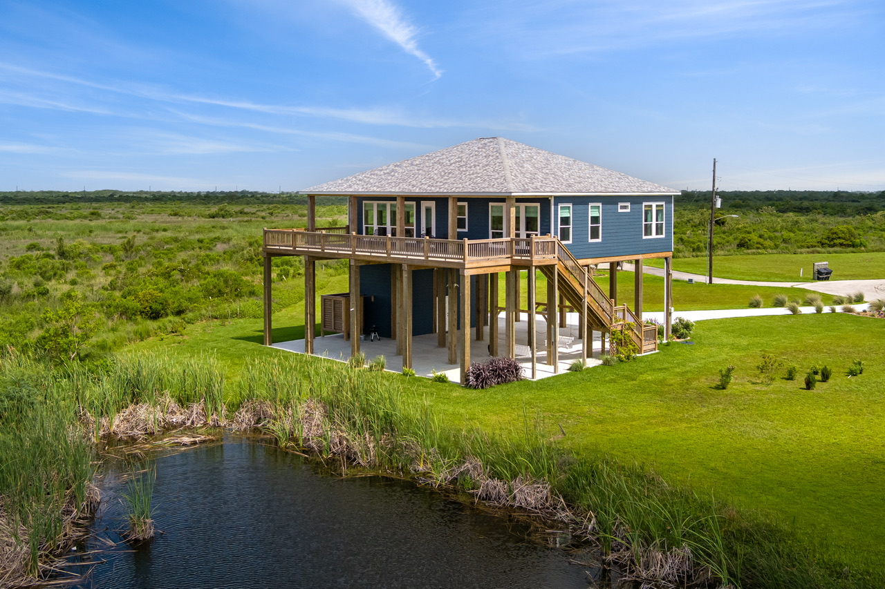 Great Blue Heron Vacation Rental in Crystal Beach,TX Cobb Real Estate