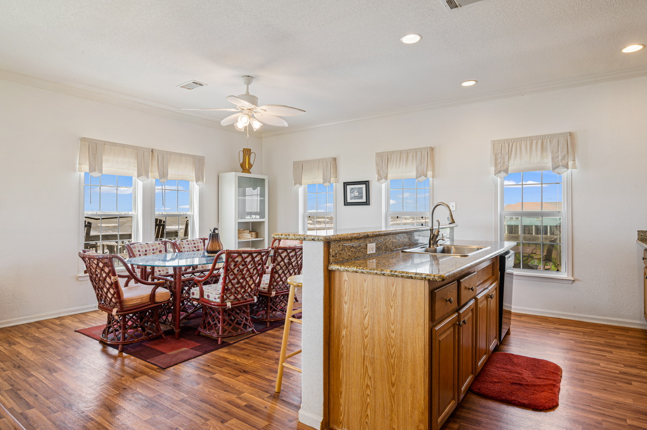 Camelot Vacation Rental in Caplen,TX Cobb Real Estate