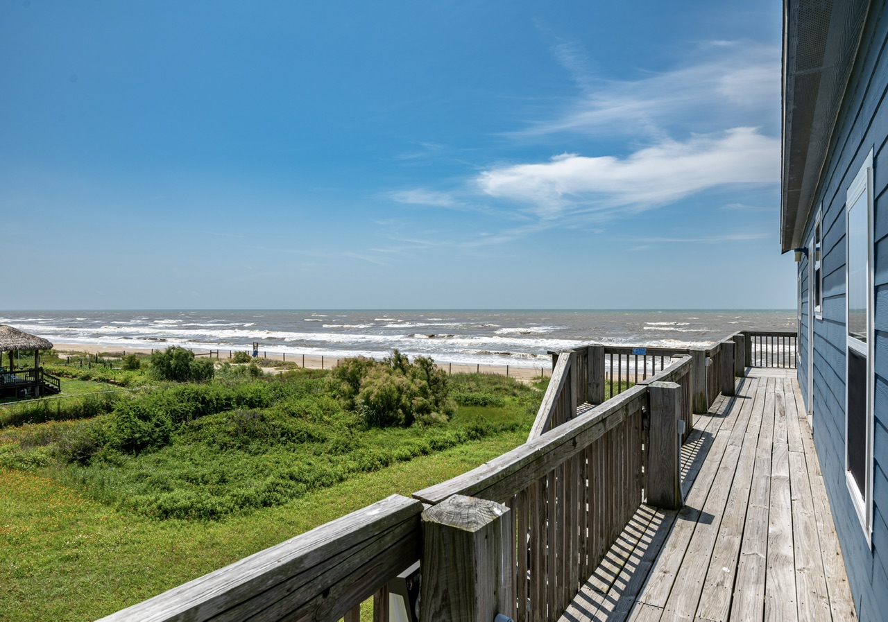 Camelot Vacation Rental in Caplen,TX Cobb Real Estate