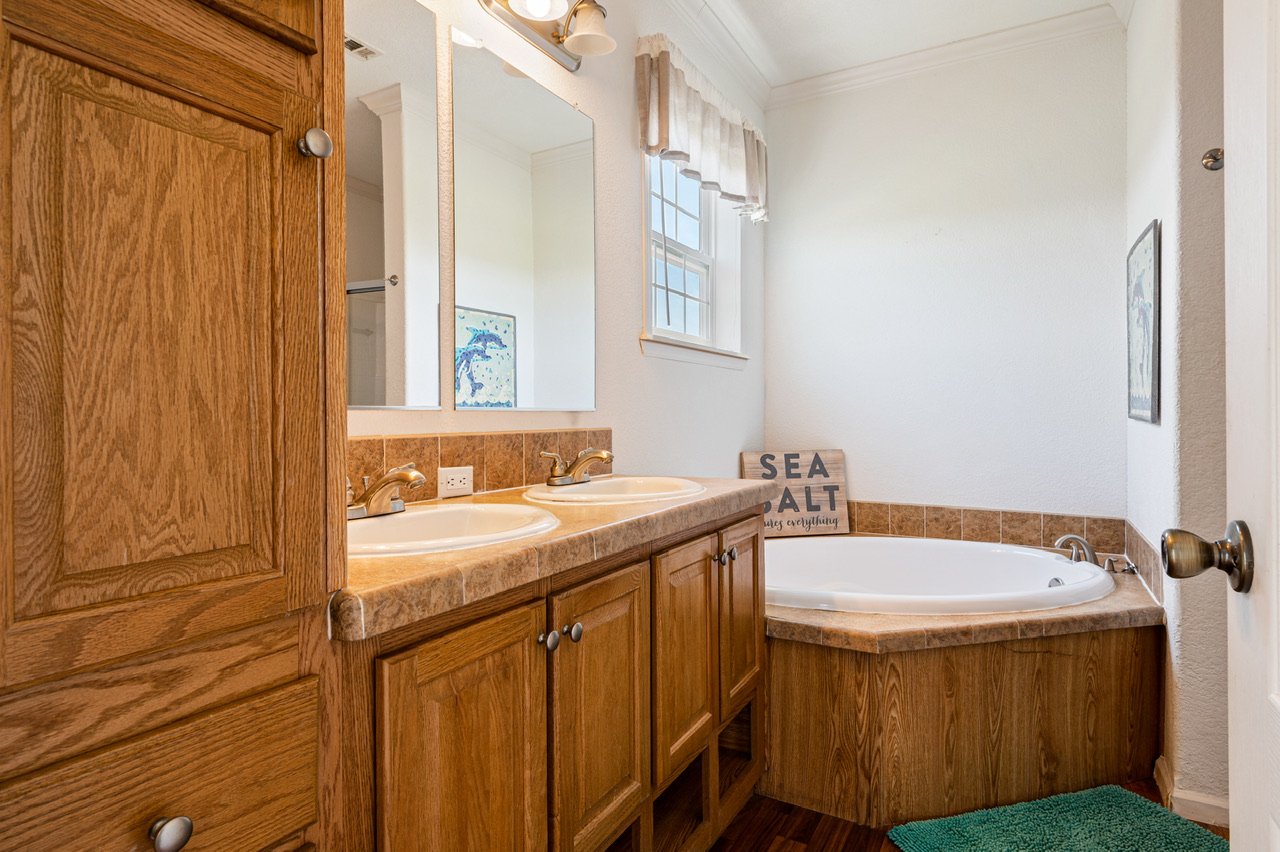 Camelot Vacation Rental in Caplen,TX Cobb Real Estate