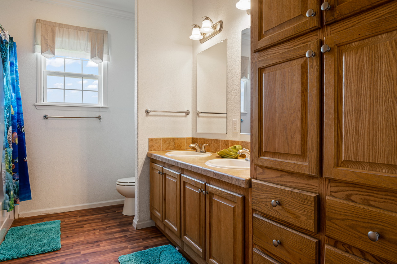 Camelot Vacation Rental in Caplen,TX Cobb Real Estate