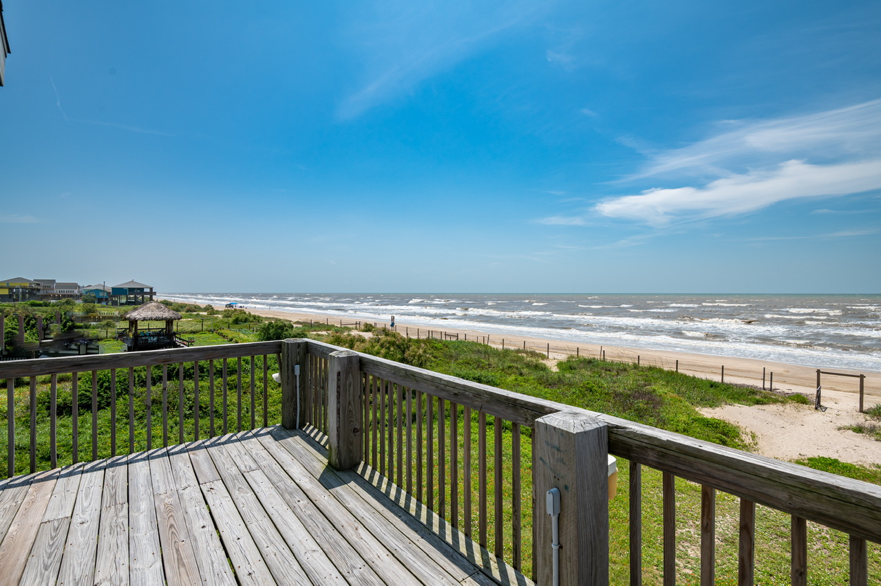 Camelot Vacation Rental in Caplen,TX Cobb Real Estate