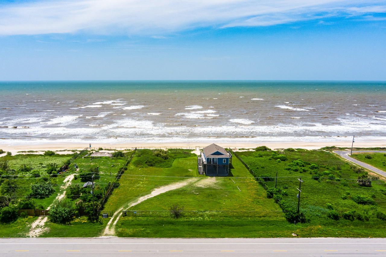 Camelot Vacation Rental in Caplen,TX Cobb Real Estate