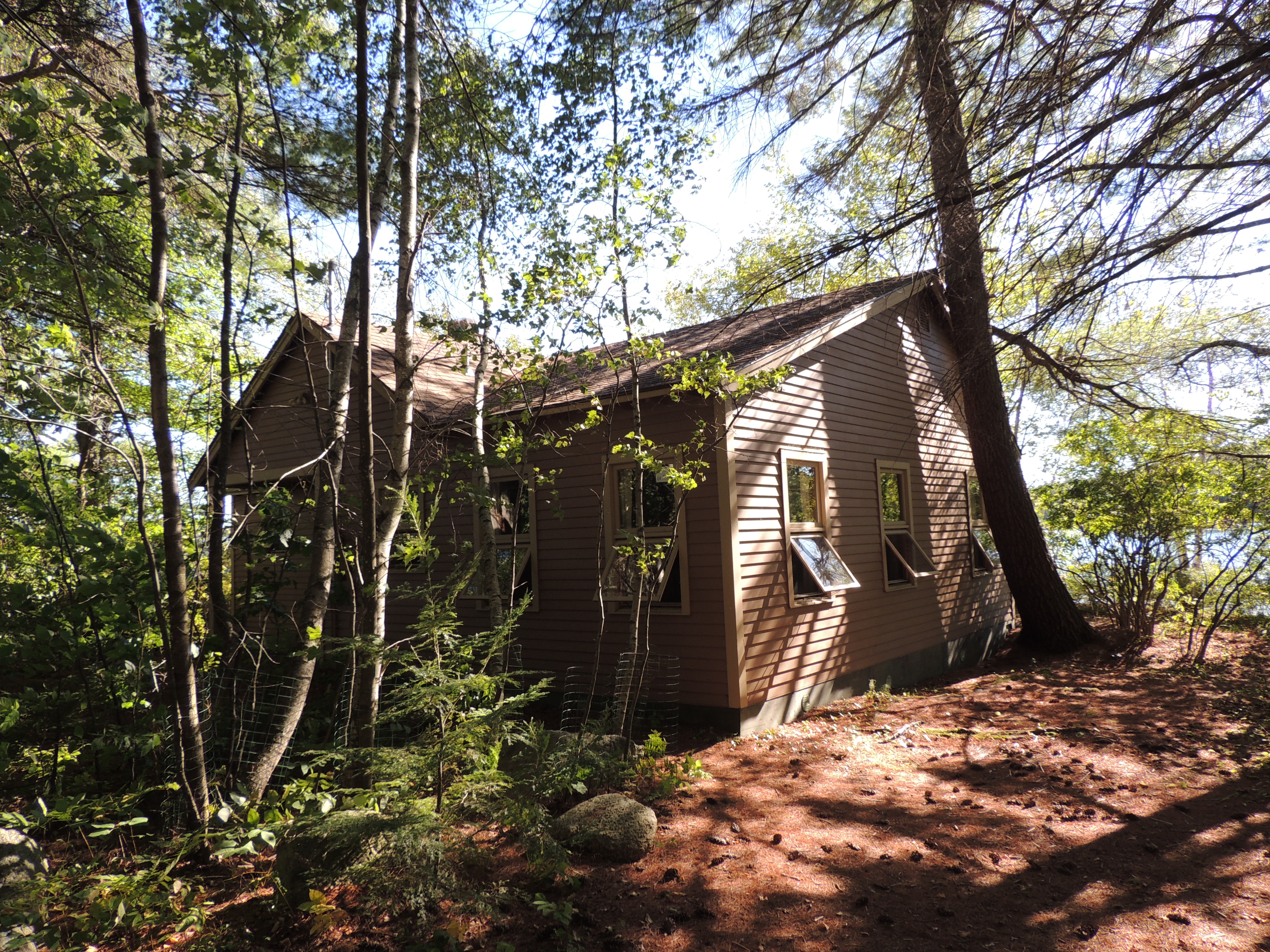 Cozy Lake Winnipesaukee Camp on Braun Bay with spectacular views At