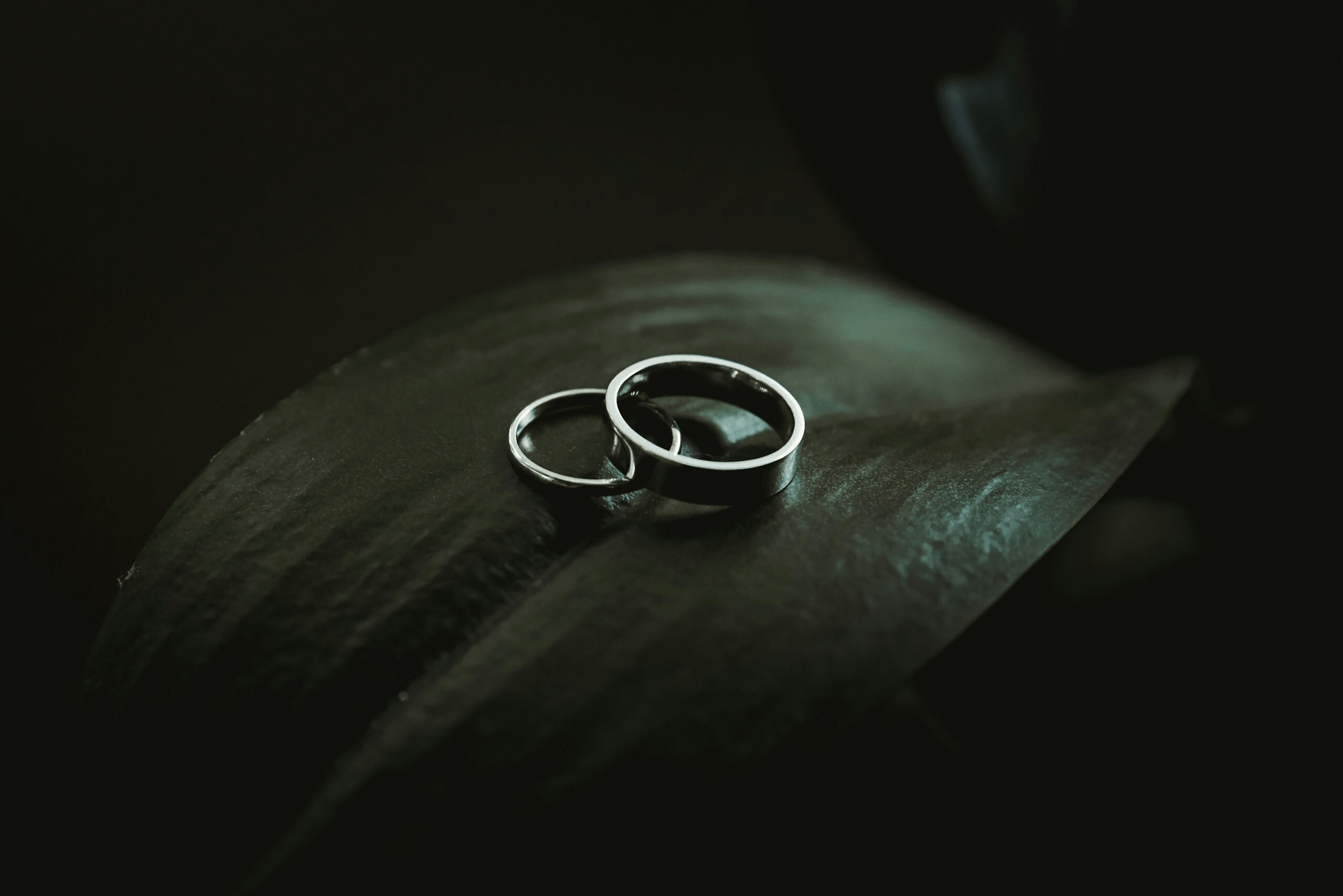 oval engagement rings Manchester