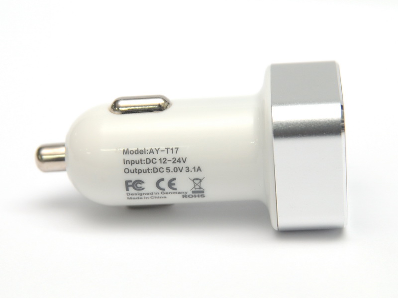 [心得] 跑車都沒有!雙USB車充 3.1A快充 充電監測 看板 Battery 批踢踢實業坊