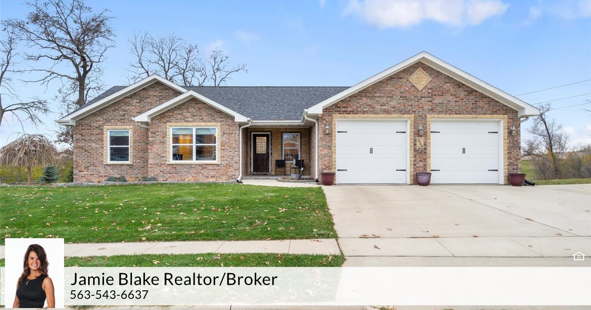 1045 Marisa Rdg, Dubuque, IA 52001