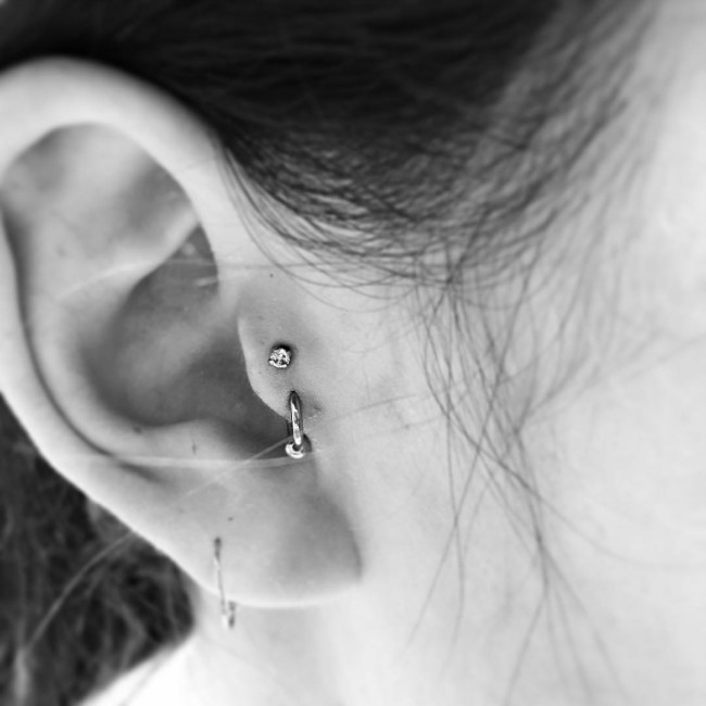 Tragus Piercing [20+ Ideas] Pain Level, Healing, Cost, Experience