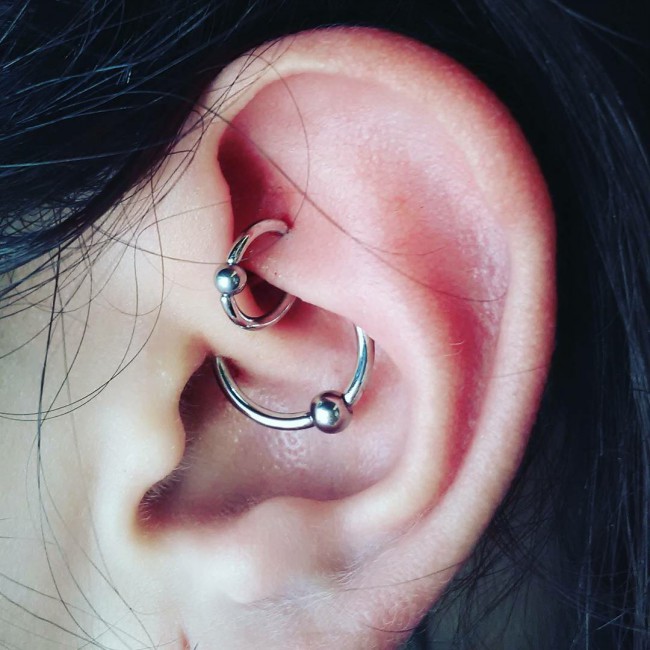 Daith Piercing [50 Ideas] Pain Level, Healing Time, Cost, Experience