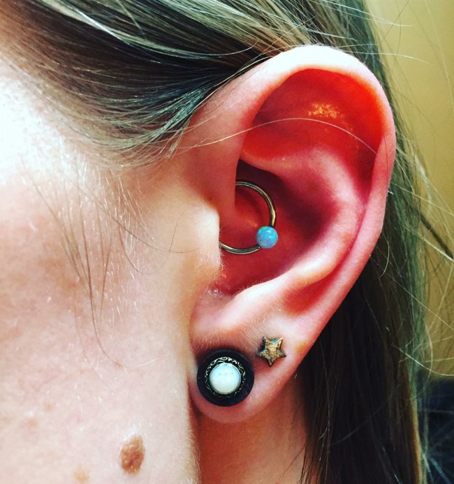 Daith Piercing [50 Ideas] Pain Level, Healing Time, Cost, Experience