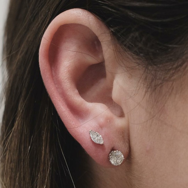 Ear Lobe Piercing [50 Ideas] Pain Level, Healing Time, Cost