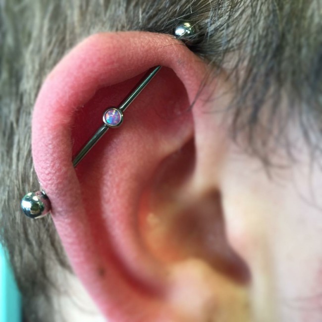 Industrial Piercing [55 Ideas] Pain Level, Healing Time, Cost