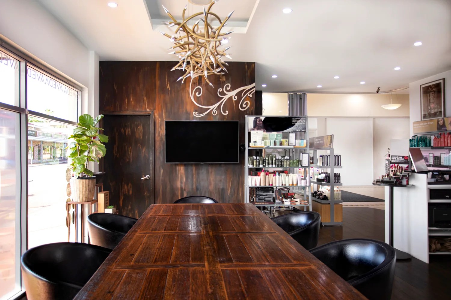 Hair Salon Pierrot's Hair Studios