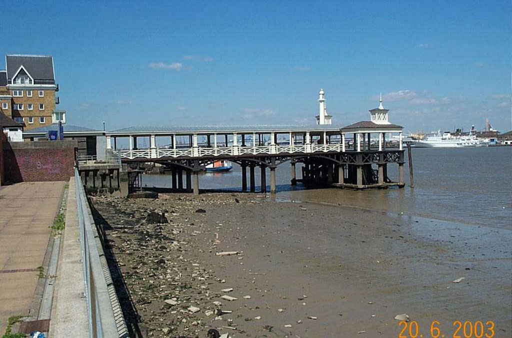 Gravesend Town Pier National Piers Society