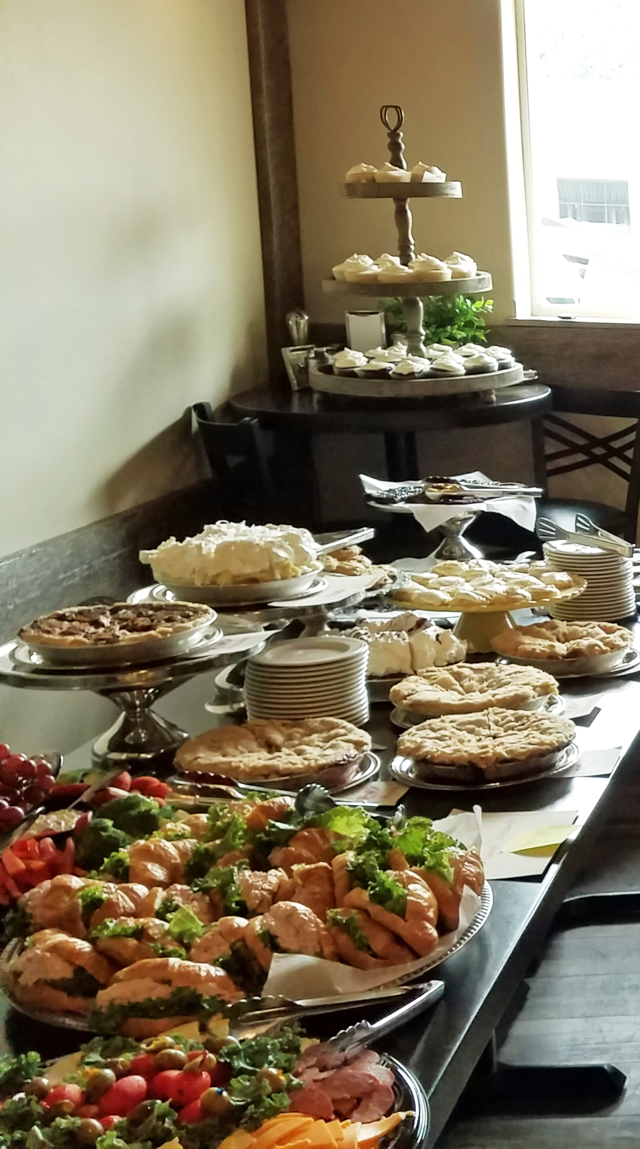 PRIVATE EVENTS & CATERING Crystal Café