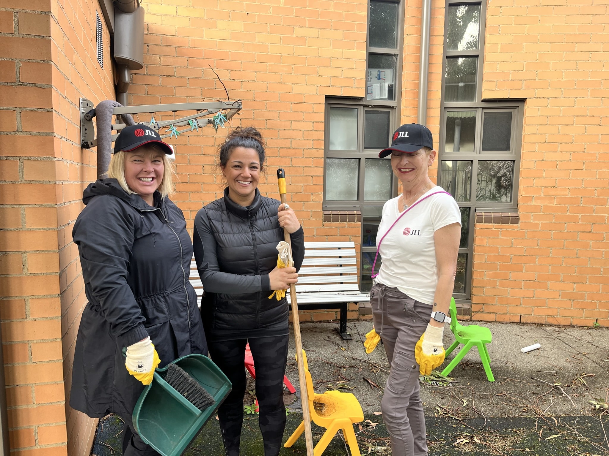 Pitching in for Upton Rd Youth Refuge Property Industry Foundation