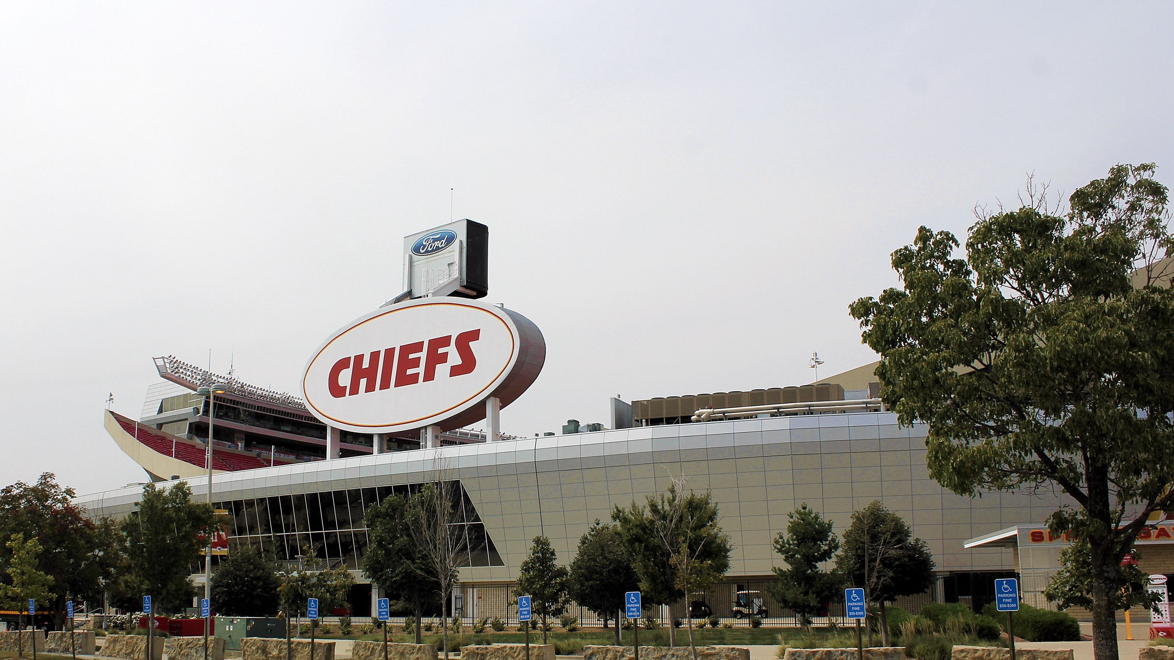 69 Chiefs By Michael Maccambridge Review Pigskin Books