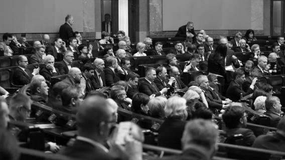 Oszaleli? Ćwierć miliona złotych na wycieczki tylko jednego posła Pikio
