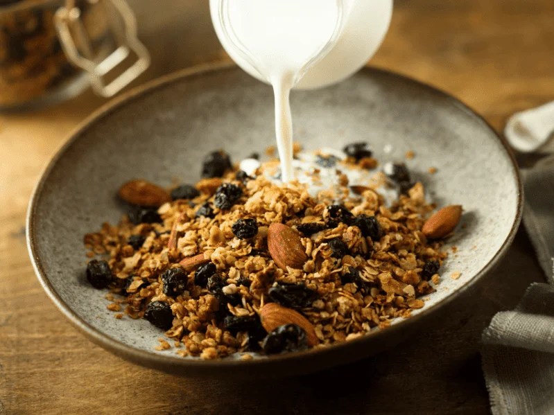 Why Your Granola Isn’t Crunchy (8 Tips To Fix It!) Piled Plates