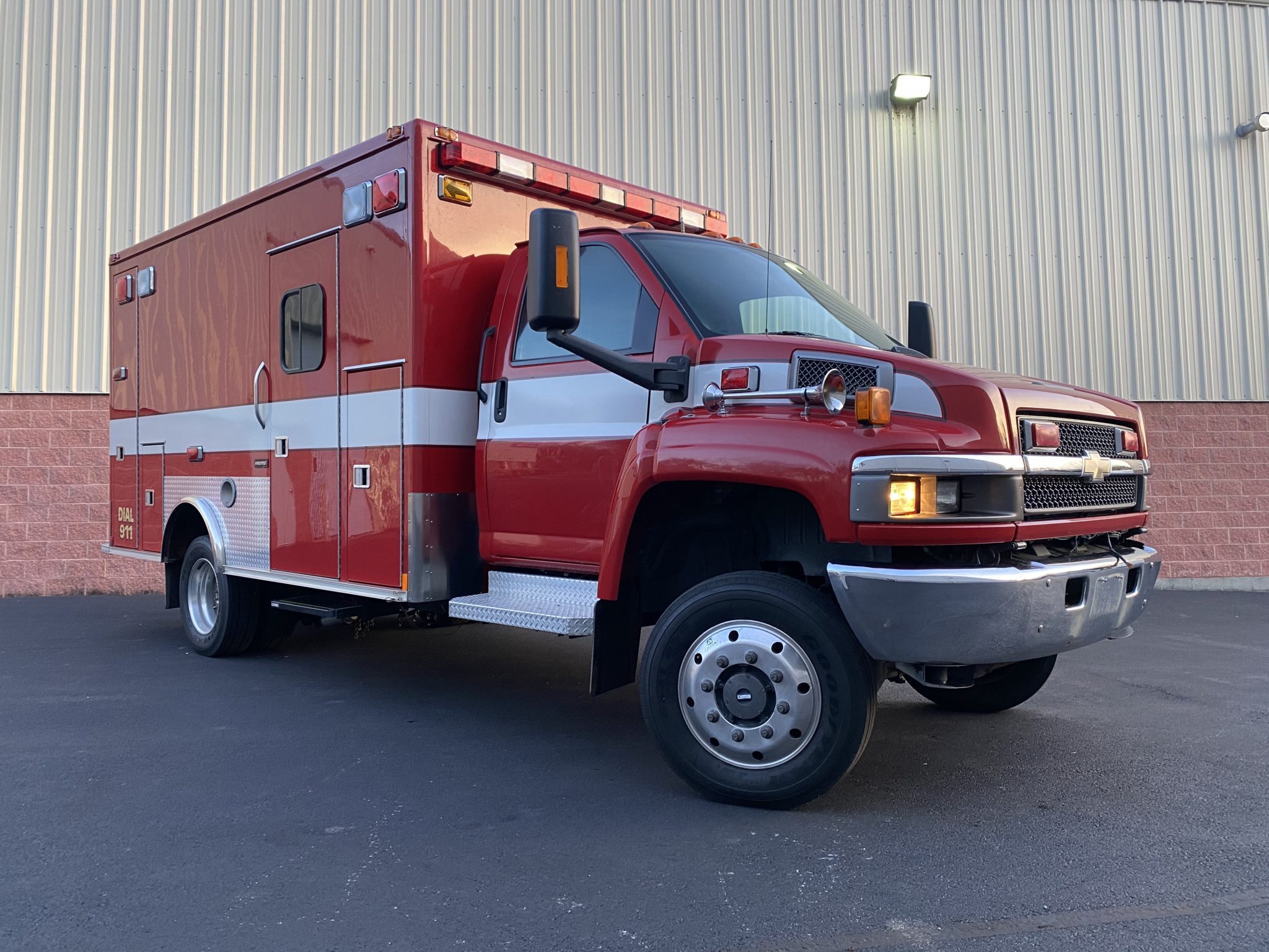 4x4 Kodiak with low miles - Pilip Customs Emergency Vehicles