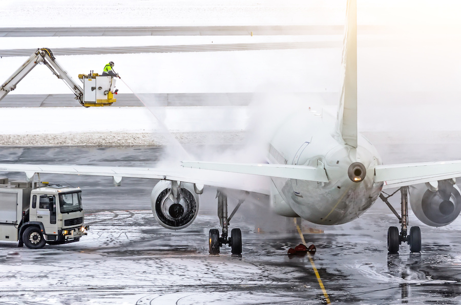Can Planes Fly in Snow? Deicing and Flying in Snowy Conditions Pilot Institute