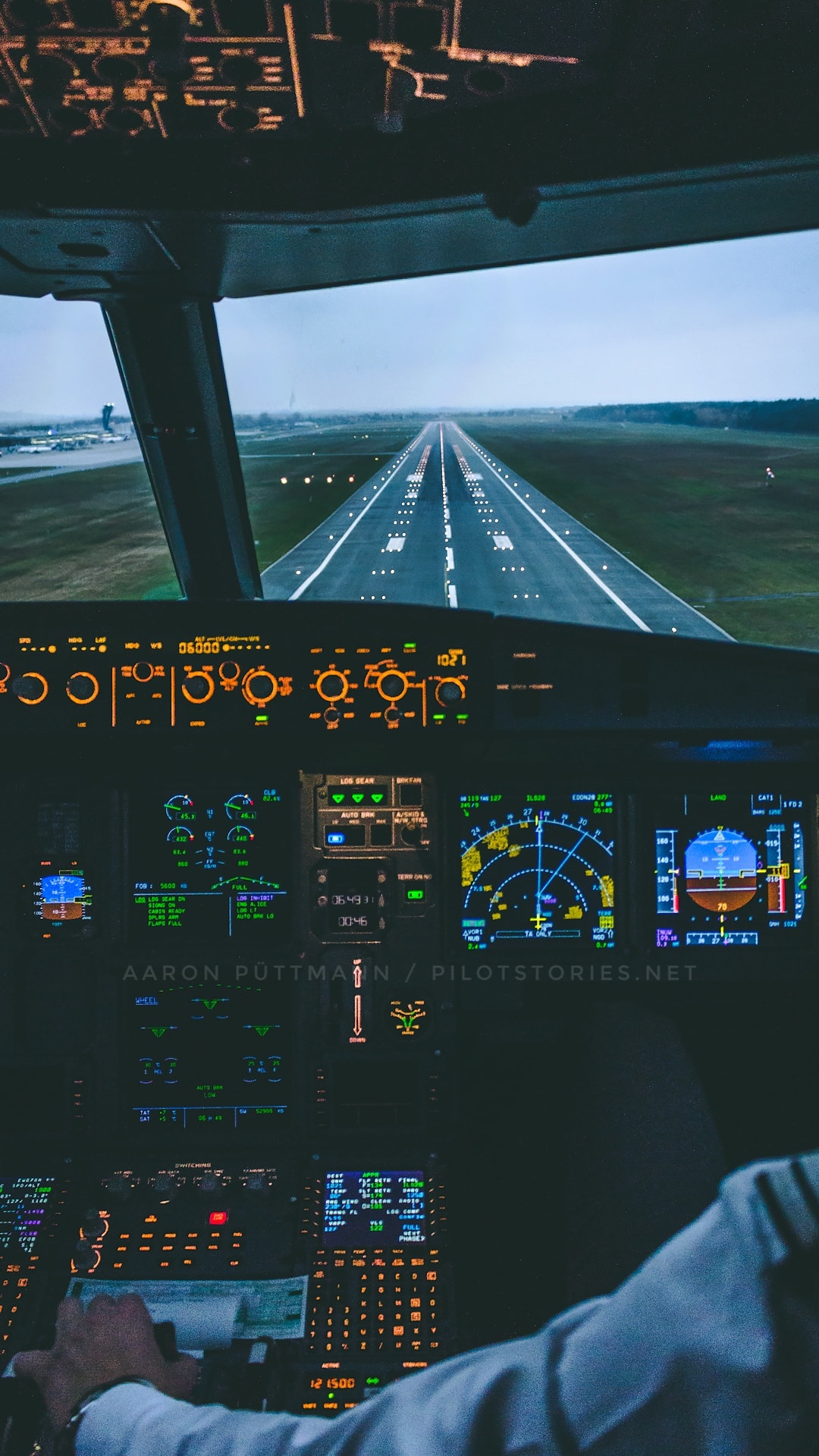 Airbus A319 Crosswind Landing Wallpaper