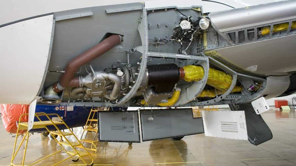 Why are Airplane Cabins Pressurized? Pilot Teacher