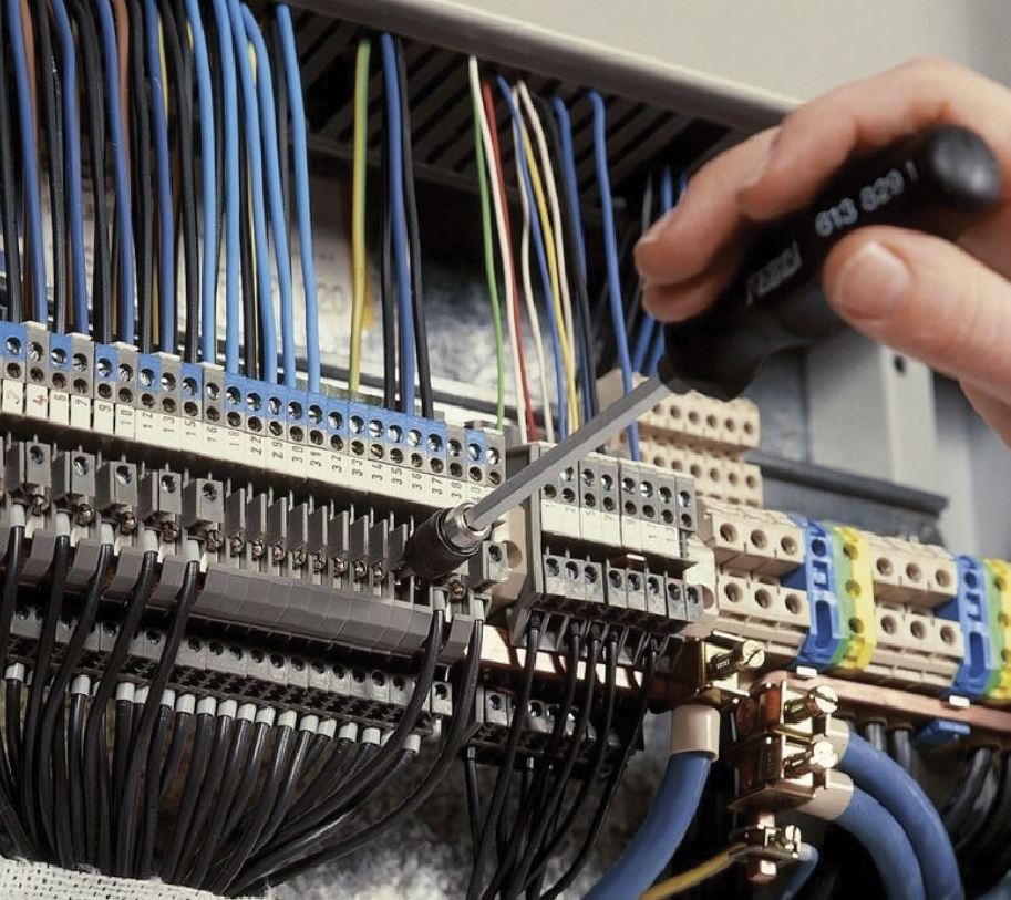 UNIVERSAL BIT SET WITH EXTENSION-105PCS 614.251300