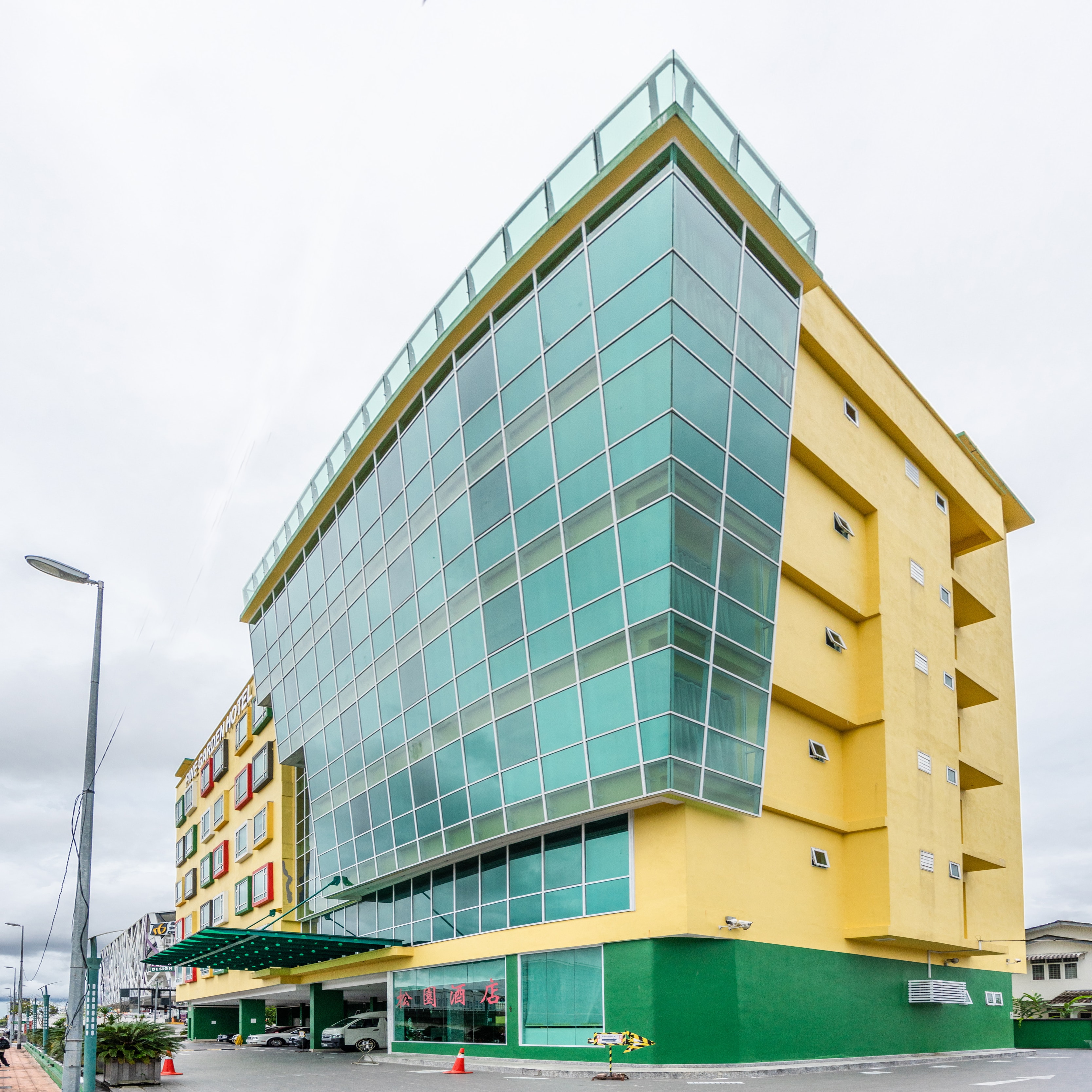 Pine Garden Hotel, Kuching