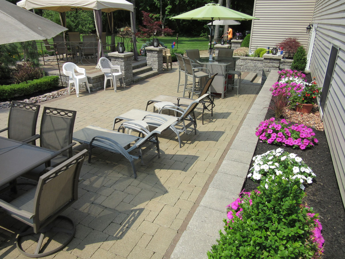 Patios, outdoor living areas West Seneca, NY Pinelli Landscaping