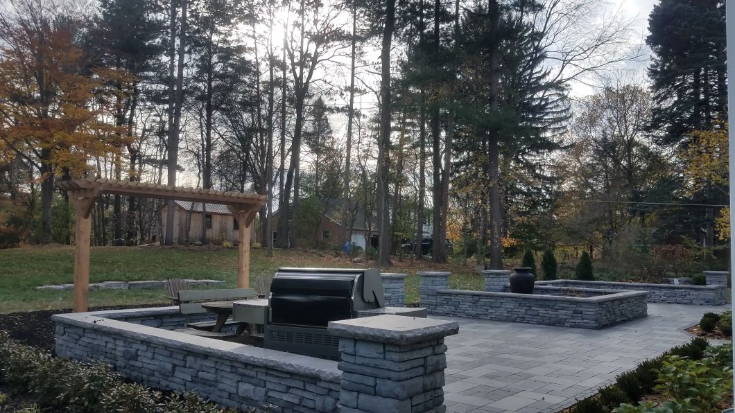 Patios, outdoor living areas West Seneca, NY Pinelli Landscaping