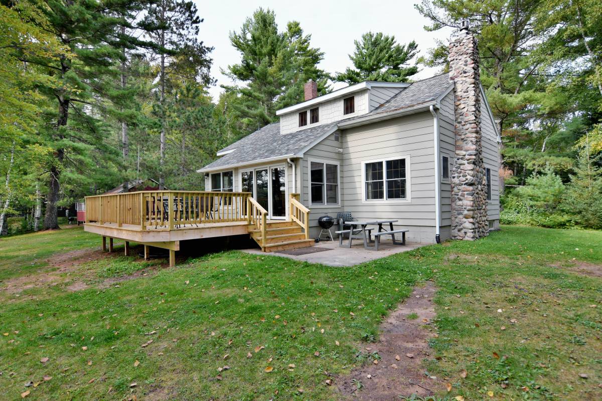 Clam Lake, Wisconsin Vacation Rental Cabin for Rent Pine Point