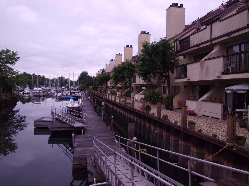 Stamford Complexes Hayes House Condominiums