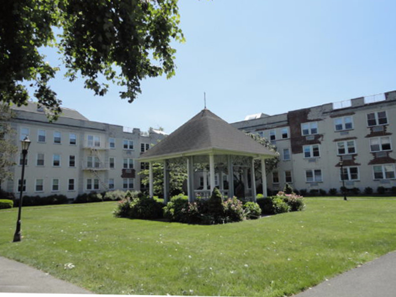 Stamford Complexes Hayes House Condominiums