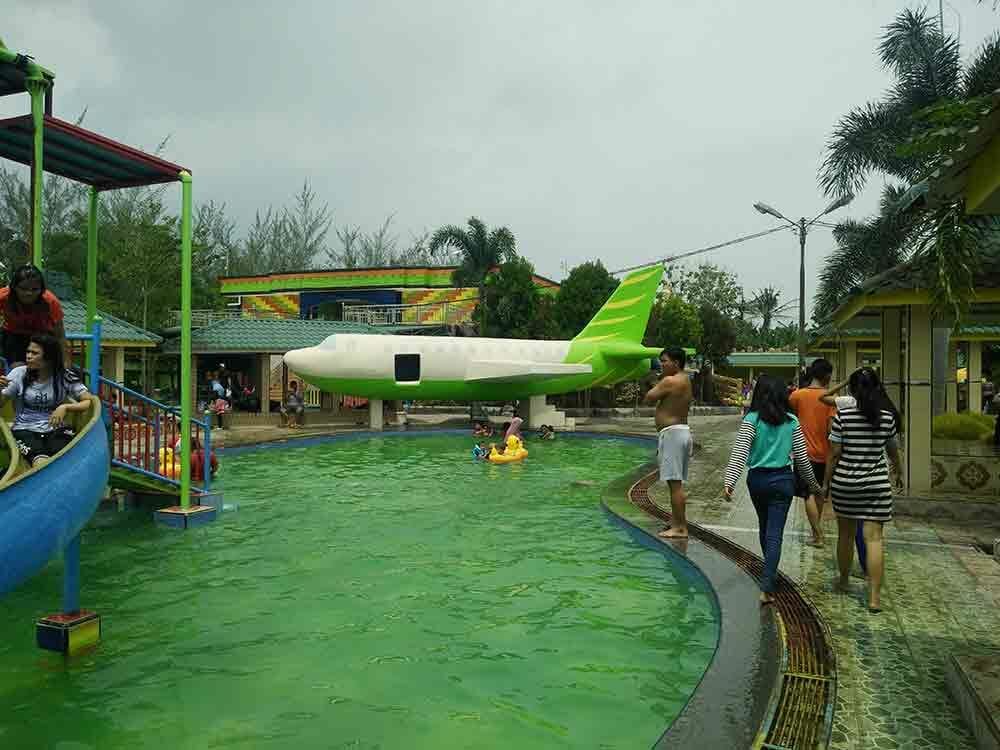 Bermain Air Di Bima Utomo Waterpark Medan - Info Area
