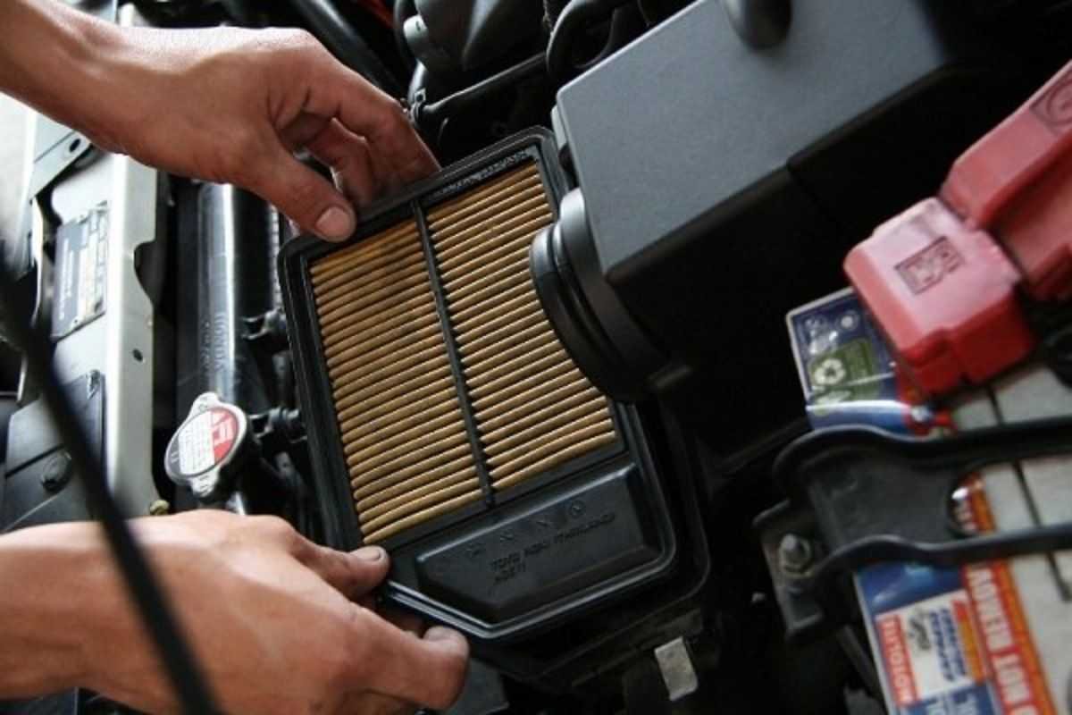 Difference Between Air Filters and Cabin Air Filters? Pink Slip Today