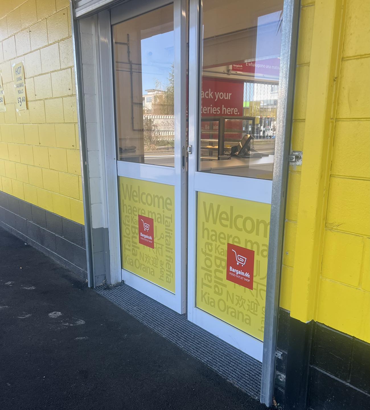 Bargain Me Signage • Pinnacle&Co. Ltd.