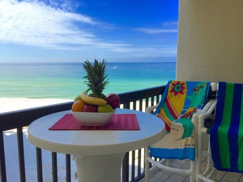 Luxury Condo Rentals Pinnacle Port Water view vacation condo Panama