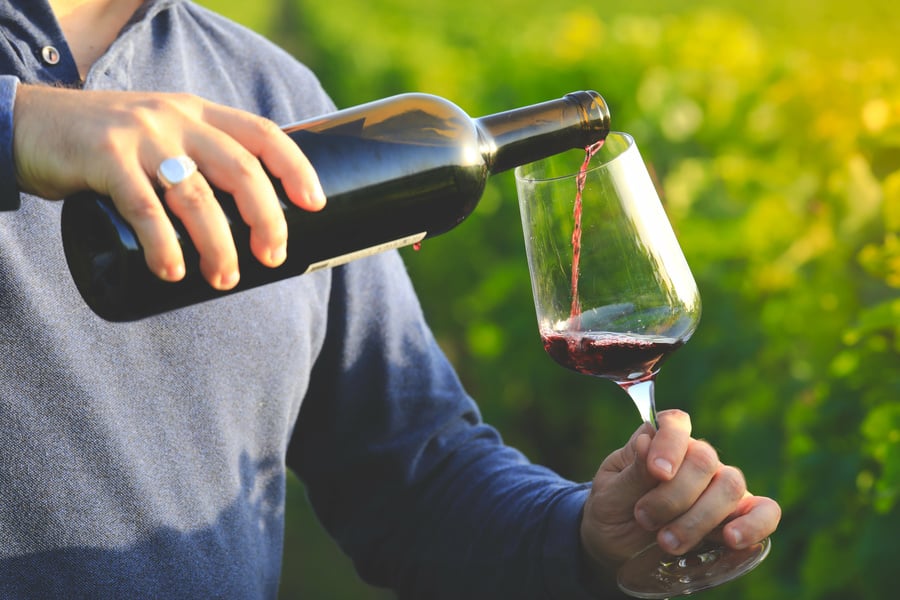 Should Red Wine Be Served at Room Temperature? Truth Inside Pinot